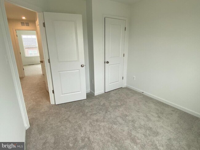 Building Photo - 415 Aragon Dr