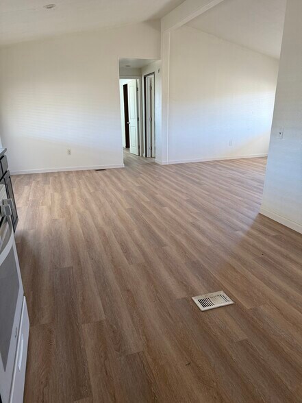 Building Photo - 38760 Dinosaur Point Rd