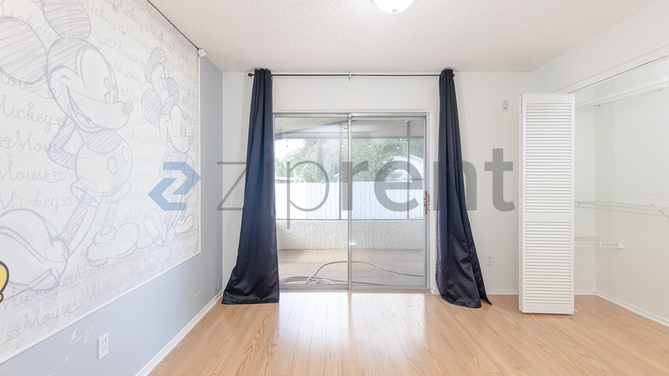 Building Photo - Unit
