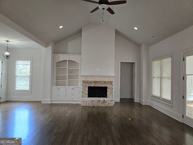 Building Photo - 2629 Bent Pine Dr