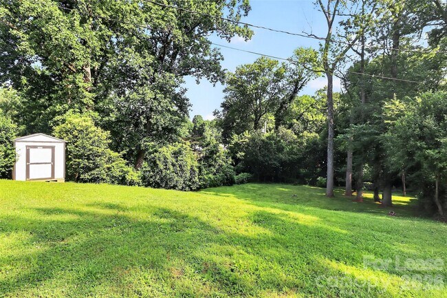 Building Photo - 3945 Winfield Dr