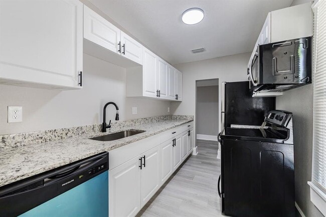 Building Photo - 1401 12th St S