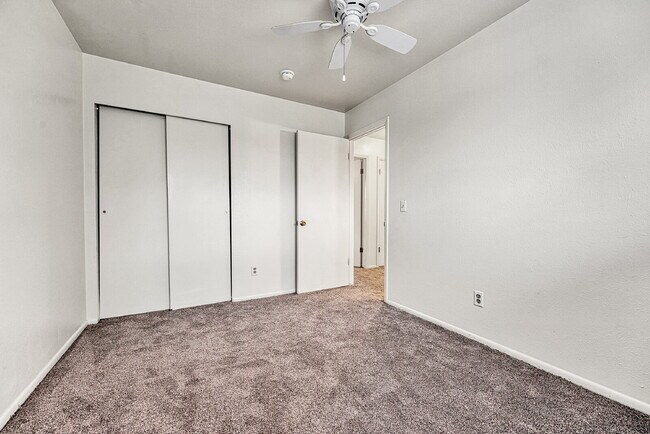 Building Photo - $2,495 - 3 Bed, 2 Bath Home in Aurora with...