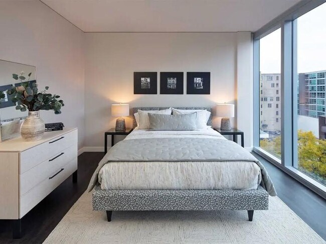 Building Photo - 1 bedroom in Chicago IL 60607