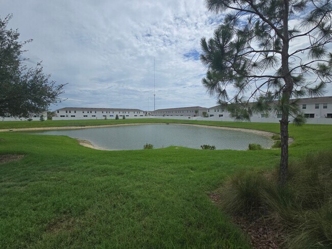 Building Photo - Gorgeous 3-Bedroom, 2-Bathroom Townhouse in Bradenton