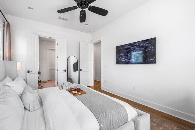 Building Photo - 245 Log Landing St