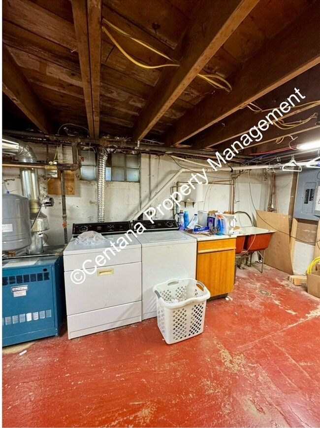 Building Photo - 3 bedroom 2 bathroom house on the flats