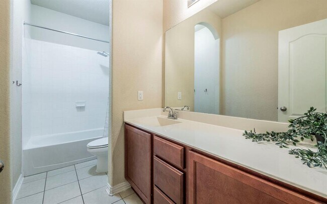 Building Photo - 8021 Arezzo Dr