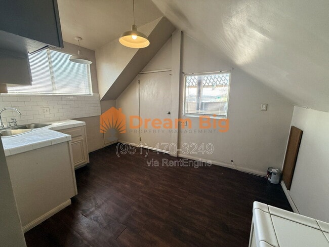 Building Photo - 14653 Washington Dr