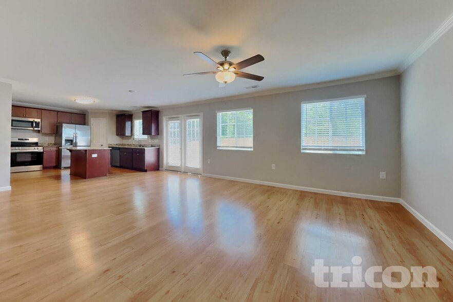 Building Photo - 3007 Stauton Dr