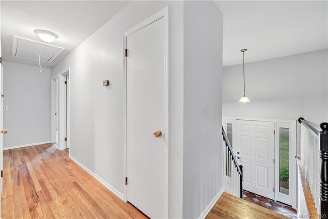 Building Photo - 4 Cranbury Woods Rd