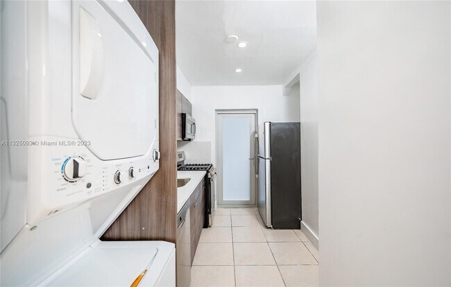 Building Photo - 732 82nd St
