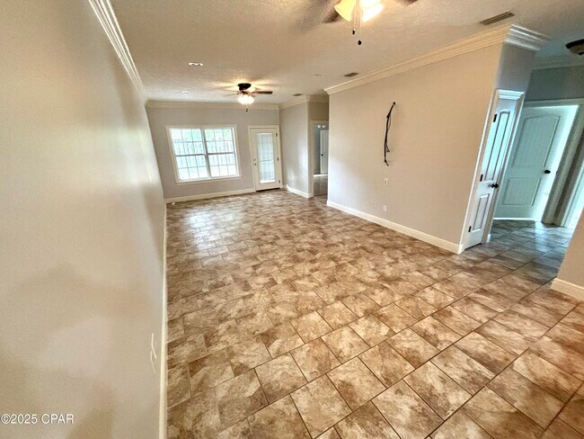 Building Photo - 116 Gardenia St