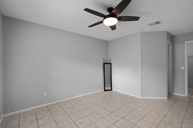 Building Photo - 5441 Lake Margaret Dr