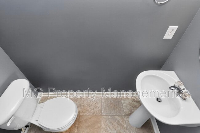 Building Photo - 11909 Stratfield Pl Cir
