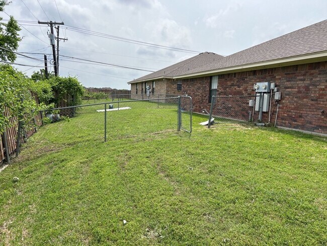 Building Photo - 4704 Pennington Ave