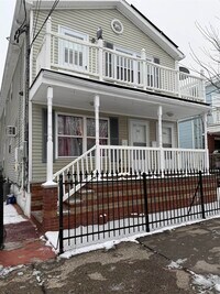 Building Photo - 360 Whiton St