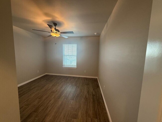 Building Photo - 8401 HazelWood Wy