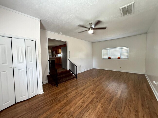 Building Photo - 6441 Kincross Ave