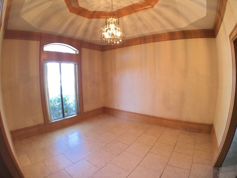 Building Photo - 3809 N 1st Ln W