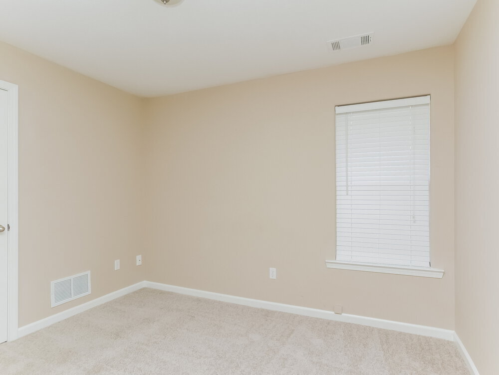 Building Photo - 35 Willow Crest Dr