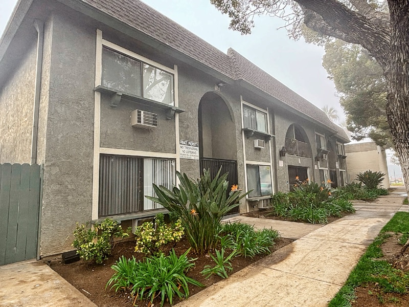 Building Photo - 216 Cypress Ave