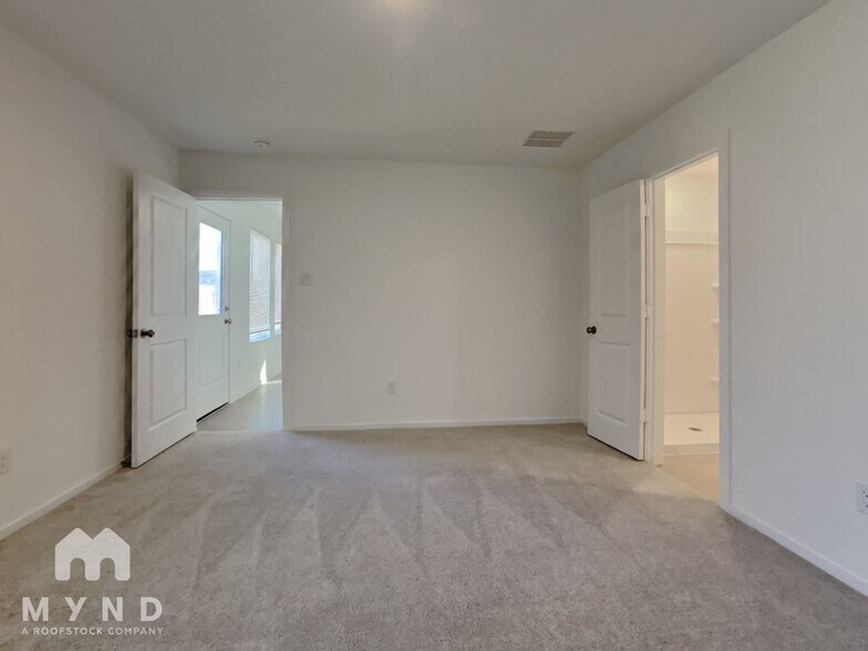 Building Photo - 14808 N Ascot Bnd Cir