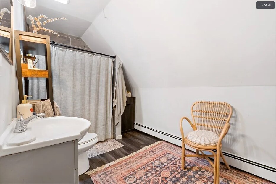 Furnishing are previous tenants, apartment will be unfurnished - 24 Potter St