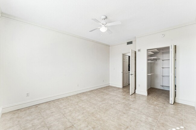 Building Photo - 233 S Federal Hwy