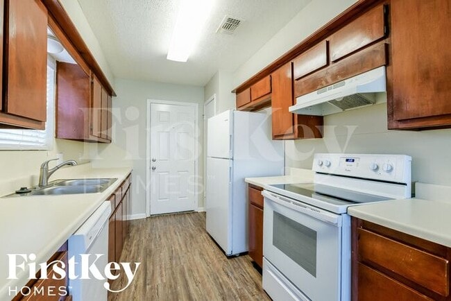 Building Photo - 13275 Lake Breeze Ln