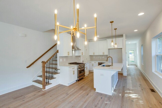 Building Photo - 2150 Sadler Ave