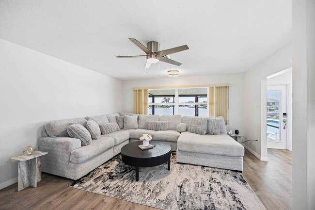 Building Photo - Waterfront beauty in Overbrook Gardens