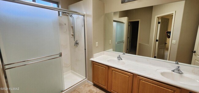 Building Photo - 5453 N Little River Ln