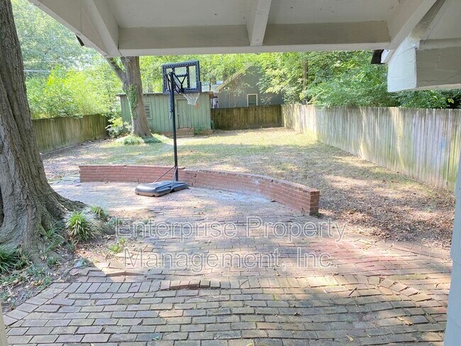 Building Photo - 451 S Reese St