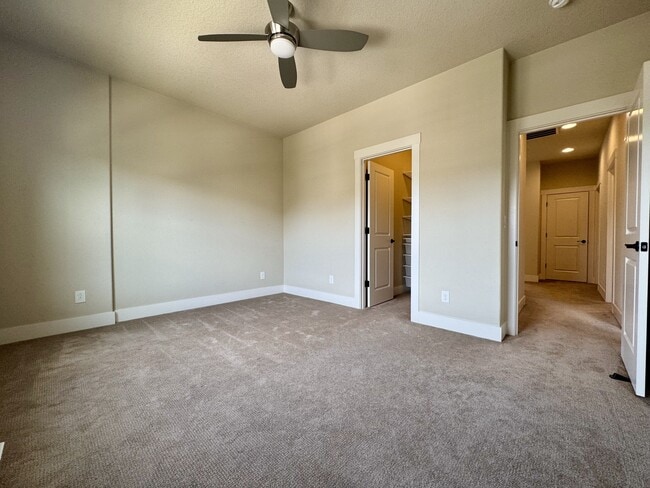 Building Photo - 16858 SW Larkspring Ln