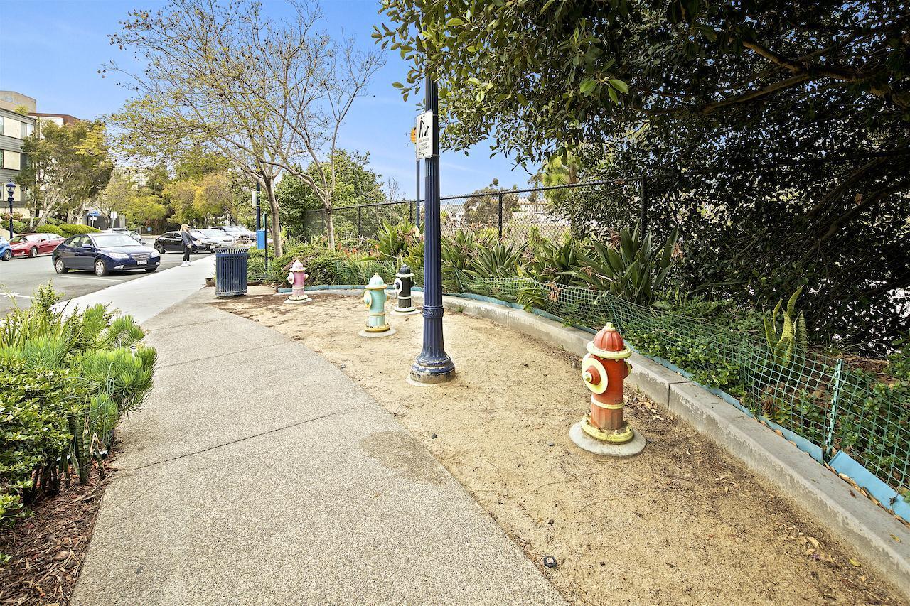 Building Photo - 889 Date St