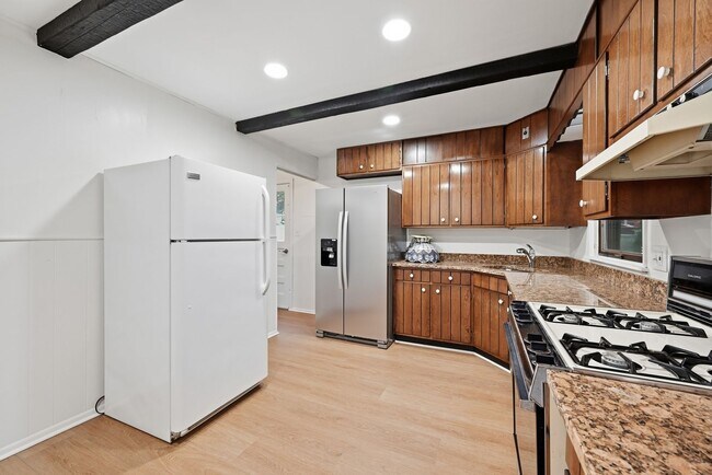 Building Photo - 1403 Uelen Ct