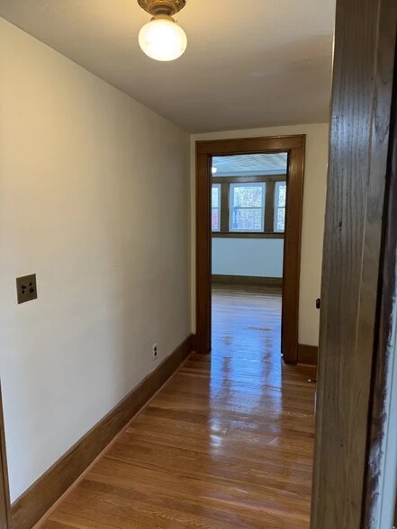 Building Photo - 83 Navarre Rd