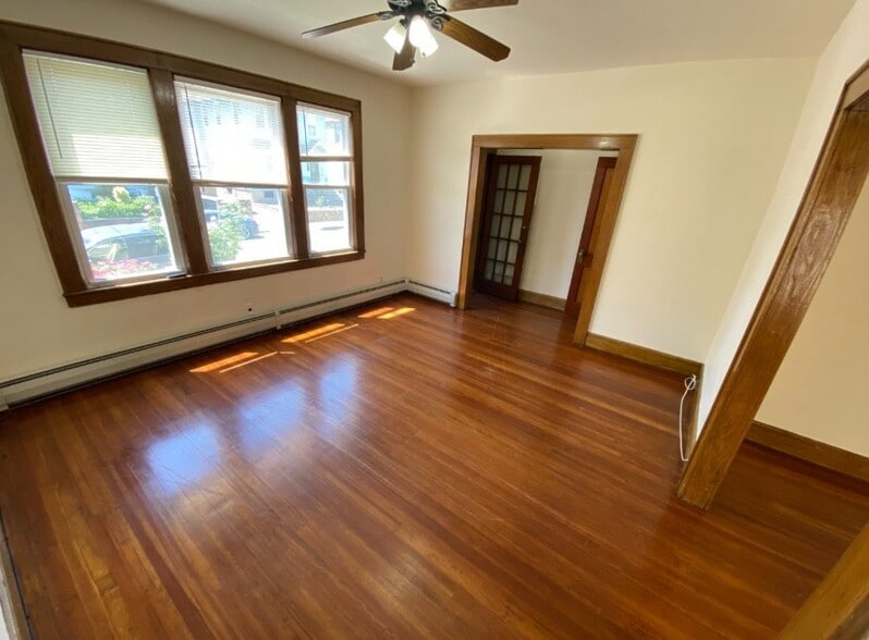 Building Photo - 1353 Alina St