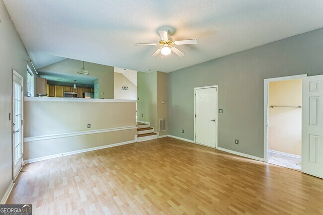 Building Photo - 2945 Highland Hill Pkwy