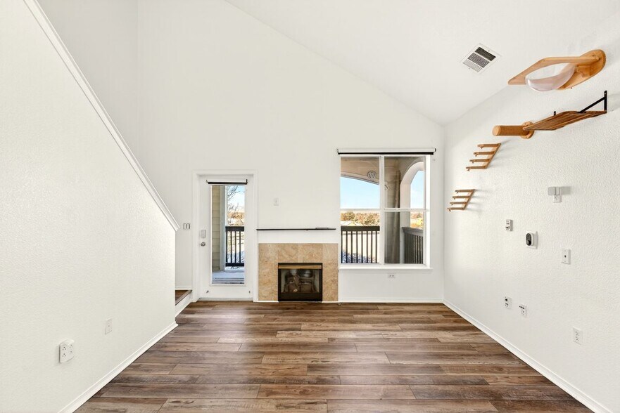 Building Photo - 18929 E Warren Cir