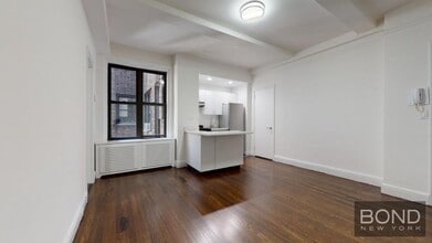 Building Photo - 140 E 46th St