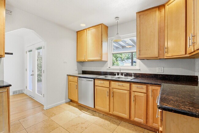 Building Photo - $2,145.95 with $600 off the first month's rent, 2 Beds - 1 Bath, Single Family Home in Denver wit...