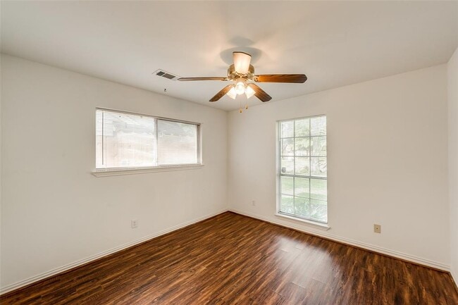 Building Photo - 6310 Ash Oak Dr