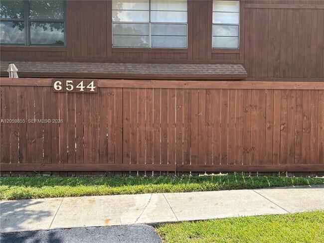 Building Photo - 6544 SW 114th Pl