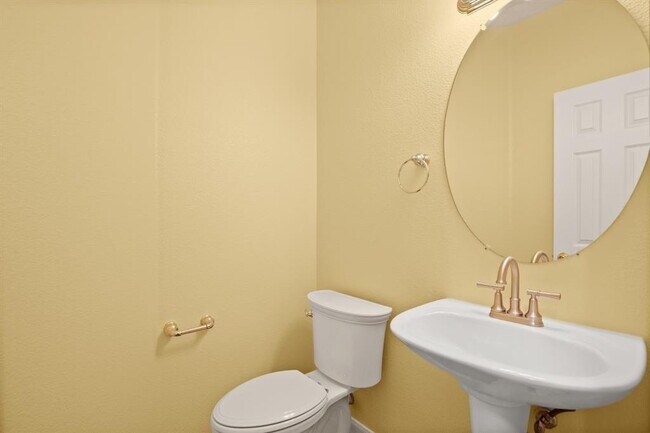 Building Photo - 2646 Cascade Falls Dr