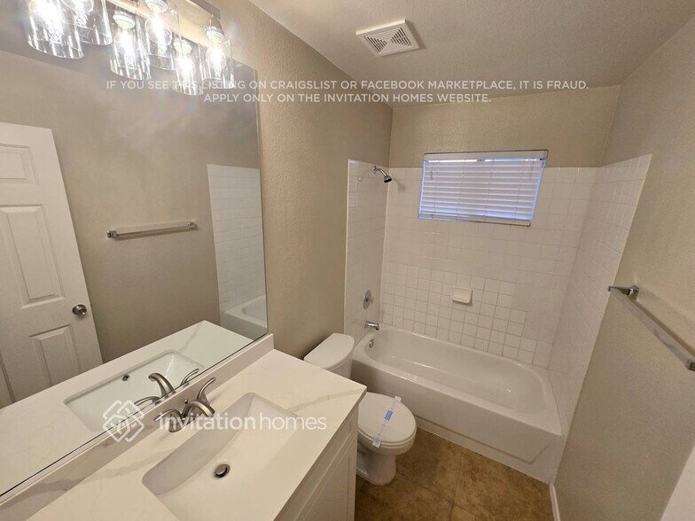 Building Photo - 8108 Divernon Ave