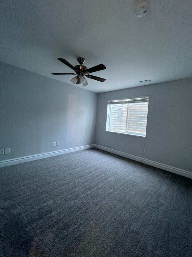 Building Photo - 315 W 500 S St