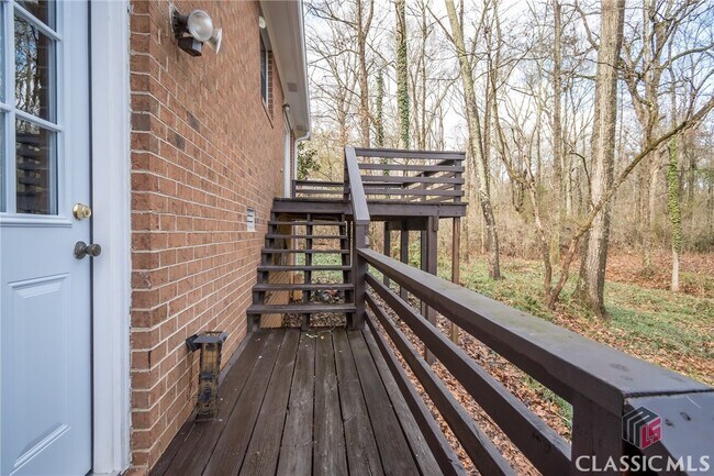 Building Photo - 275 Brookstone Dr