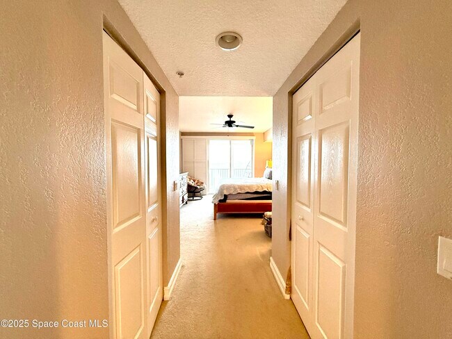 Building Photo - 480 Sail Ln